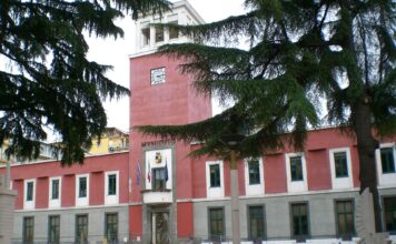 Protezione civile: oggi alle 15 l’incontro pubblico sul nuovo piano comunale Il Municipio di Battipaglia in piazza Aldo Moro