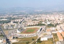 Battipaglia, la protesta dei Tir ferma la città: niente mercato, rifiuti sospesi e scaffali vuoti Lo stadio Pastena di Battipaglia