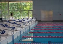 Eboli, scuola nuoto per i ragazzi fino a 14 anni: tariffe ridotte e trasporto gratuito, iscrizioni entro il 9 novembre Una piscina con le corsie e i blocchi di partenza