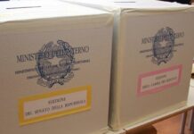 Battipaglia, voto fuori sede: istituito l’elenco comunale, ecco chi può iscriversi e come Urne elettorali in un seggio